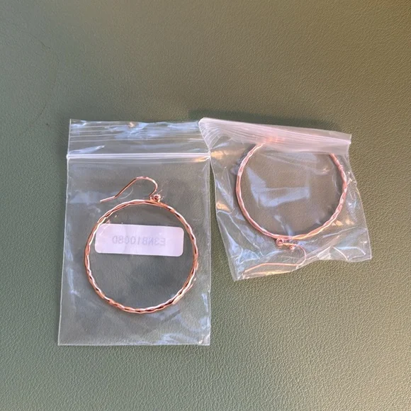 Gold colored hanging hoop earrings - Picture 3 of 6